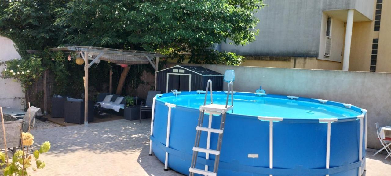 Studio Pour Location Vacances A La Semaine Avinyon Dış mekan fotoğraf